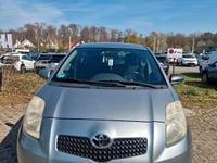 Gebraucht Toyota Yaris 68 PS (50 kW) 2005 Silber Kleinwagen