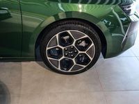 Neu Opel Astra Ultimate 145 PS (106 kW) 2026 Klover grün (metallic) Kombi