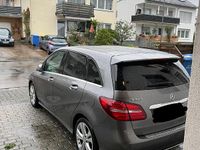 Gebraucht Mercedes B220 177 PS (130 kW) 2015 Grau Van / Kleinbus