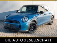 Gebraucht Mini Cooper Classic 136 PS (100 kW) 2023 Island blue metallic Kleinwagen