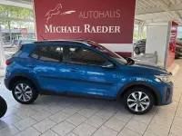 Gebraucht Kia Stonic 101 PS (74 kW) 2023 (spb) bathysblau met. SUV