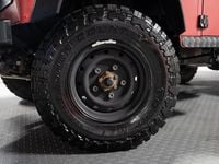 Gebraucht Land Rover Defender 122 PS (89 kW) 2010 Rot Kombi