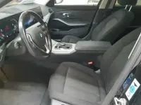 Gebraucht BMW 320 Sport Line 190 PS (139 kW) 2024 Saphirschwarz metallic Kombi