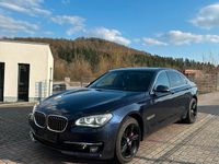 Gebraucht BMW 740 313 PS (230 kW) 2013 Blau Limousine