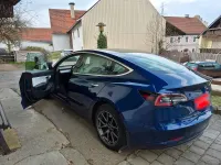 Second-hand Tesla Model 3 225 kW (306 CP) 2019 Albastru Berlinǎ