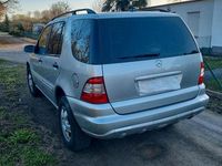 Gebraucht Mercedes ML270 163 PS (119 kW) 2005 Silber SUV