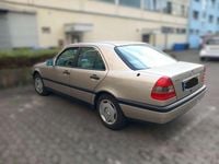 Gebraucht Mercedes C180 Elegance 122 PS (89 kW) 1997 Gold Limousine