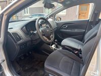 Second-hand Kia Rio 85 CP (62 kW) 2012 Argintiu Berlinǎ