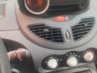 Używany Renault Twingo Expression 75 KM (55 kW) 2011 Czarny Hatchback