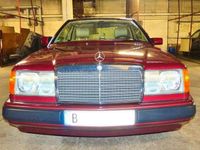 Gebraucht Mercedes 230 132 PS (97 kW) 1990 Rot