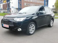 Gebraucht Mitsubishi Outlander P-HEV Basis 121 PS (88 kW) 2014 Schwarz SUV