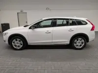 Gebraucht Volvo V60 CC 150 PS (110 kW) 2016 Ice white, solid / solid Kombi