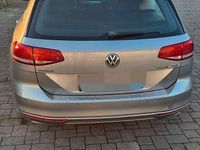 Gebraucht VW Passat 150 PS (110 kW) 2015 Silber Kombi