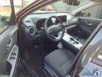 Gebraucht Hyundai Kona Trend 100 kW (136 PS) 2021 Dark knight / mic SUV