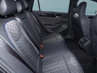 Gebraucht VW Passat 193 PS (141 kW) 2025 Grau Kombi