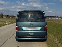 Gebraucht VW Multivan Highline 204 PS (150 kW) 2018 Blau Van / Kleinbus