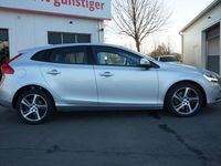 Gebraucht Volvo V40 Momentum 122 PS (89 kW) 2017 Silber Limousine