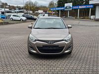 Gebraucht Hyundai i20 Trend 86 PS (63 kW) 2012 Braun Kleinwagen