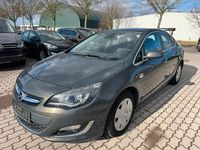 Gebraucht Opel Astra Edition 140 PS (102 kW) 2013 Grau Limousine