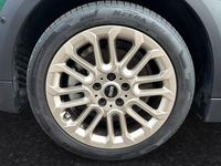 Gebraucht Mini Cooper 156 PS (114 kW) 2024 British racing green metallic Kleinwagen