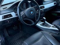 Gebraucht BMW 325 204 PS (150 kW) 2011 Silber Limousine