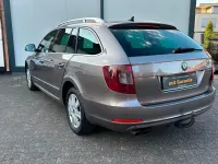 Gebraucht Skoda Superb 150 PS (110 kW) 2011 Gold Kombi