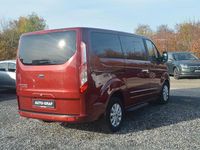 Gebraucht Ford Tourneo Titanium 131 PS (96 kW) 2020 Rot Van / Kleinbus
