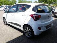 Gebraucht Hyundai i10 87 PS (63 kW) 2015 Weiß Kleinwagen