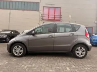 Gebraucht Mercedes A180 109 PS (80 kW) 2012 Mountaingrau Kleinwagen