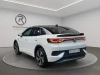 Gebraucht VW ID.5 Pro Performance 150 kW (204 PS) 2023 Gletscherweiß metallic/schwarz (metallic) SUV