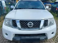 Gebraucht Nissan Navara 231 PS (169 kW) 2014 Weiß Pickup