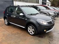 Gebraucht Dacia Sandero Stepway 84 PS (61 kW) 2012 Grau Kombi