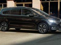 Gebraucht VW Touran Highline 150 PS (110 kW) 2024 Schwarz Van / Kleinbus