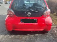 Gebraucht Toyota Aygo 68 PS (50 kW) 2007 Rot Kleinwagen