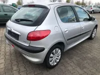 Używany Peugeot 206 75 KM (55 kW) 2002 Srebrny Sedan/Limuzyna