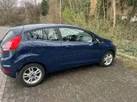 Gebraucht Ford Fiesta Celebration 101 PS (74 kW) 2016 Blau Kleinwagen