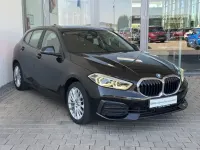 Gebraucht BMW 118 Advantage 150 PS (110 kW) 2022 Saphirschwarz (metallic) Kleinwagen