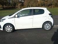 Gebraucht Peugeot 108 Active 72 PS (52 kW) 2020 Weiß Kleinwagen