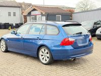 Gebraucht BMW 320 150 PS (110 kW) 2006 Blau Kombi