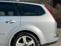 Gebraucht Ford Focus Titanium 115 PS (84 kW) 2007 Silber Kombi