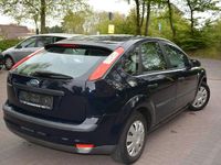 Gebraucht Ford Focus Trend 80 PS (58 kW) 2006 Blau Limousine