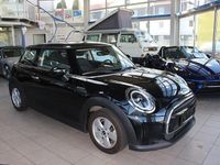 Gebraucht Mini Cooper Essential 136 PS (100 kW) 2023 Midnight black met. Kleinwagen