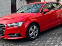 Gebraucht Audi A3 Ambiente 110 PS (80 kW) 2014 Rot Limousine