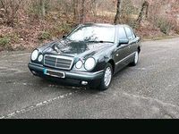 Gebraucht Mercedes E230 Elegance 150 PS (110 kW) 1996 Grau Limousine