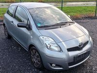 Gebraucht Toyota Yaris Cool 90 PS (66 kW) 2010 Grau Kleinwagen