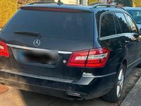 Gebraucht Mercedes E200 Avantgarde 184 PS (135 kW) 2012 Schwarz Kombi