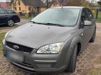 Używany Ford Focus 101 KM (74 kW) 2006 Szary Hatchback