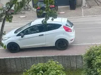 Gebraucht Ford Fiesta 60 PS (44 kW) 2011 Weiß Kleinwagen