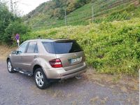 Gebraucht Mercedes ML420 306 PS (225 kW) 2007 Gelb SUV