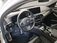 Gebraucht BMW 530 M Sport 286 PS (210 kW) 2023 Weiß Kombi